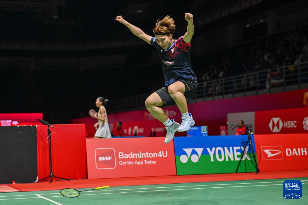 布云朝克特 布云朝克特